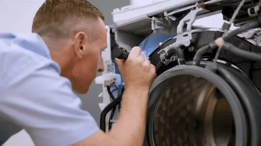 Kitchen and laundry appliance repair technician in Philadelphia PA